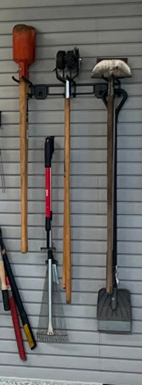 24" Tool Bar With Hooks